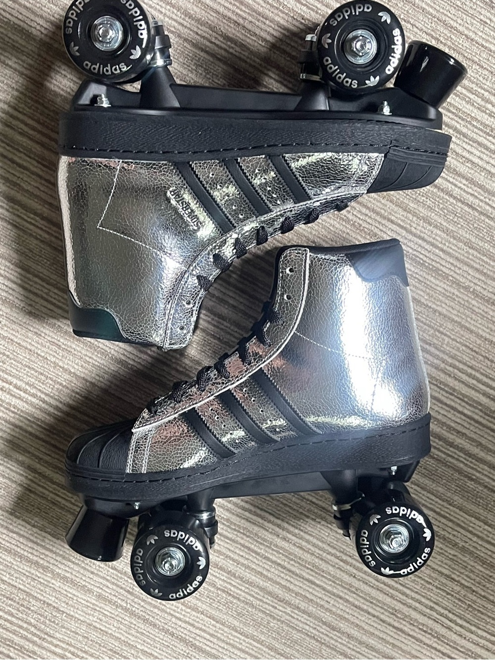 Adidas Size 8.5 Women’s - Superstar 82 Skate Silver Metallic JH5522 New With Tag - Picture 8 of 9